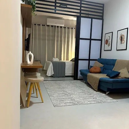 Studio em Copacabana - Reformado-2
